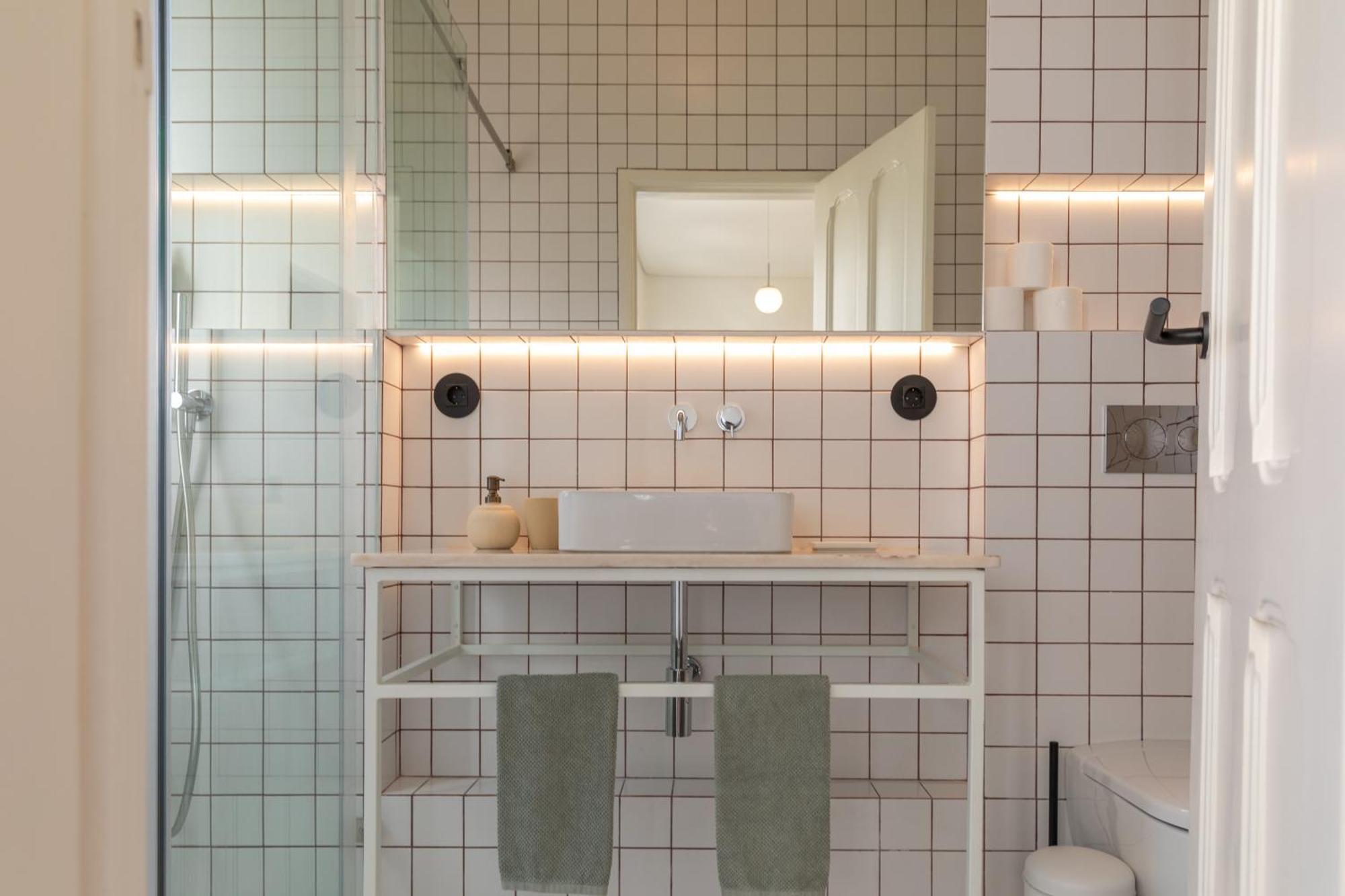 Alvalade 58 - Charming 2 Bedroom Apartment With Ac Near The Airport And City Center Lisbon Luaran gambar