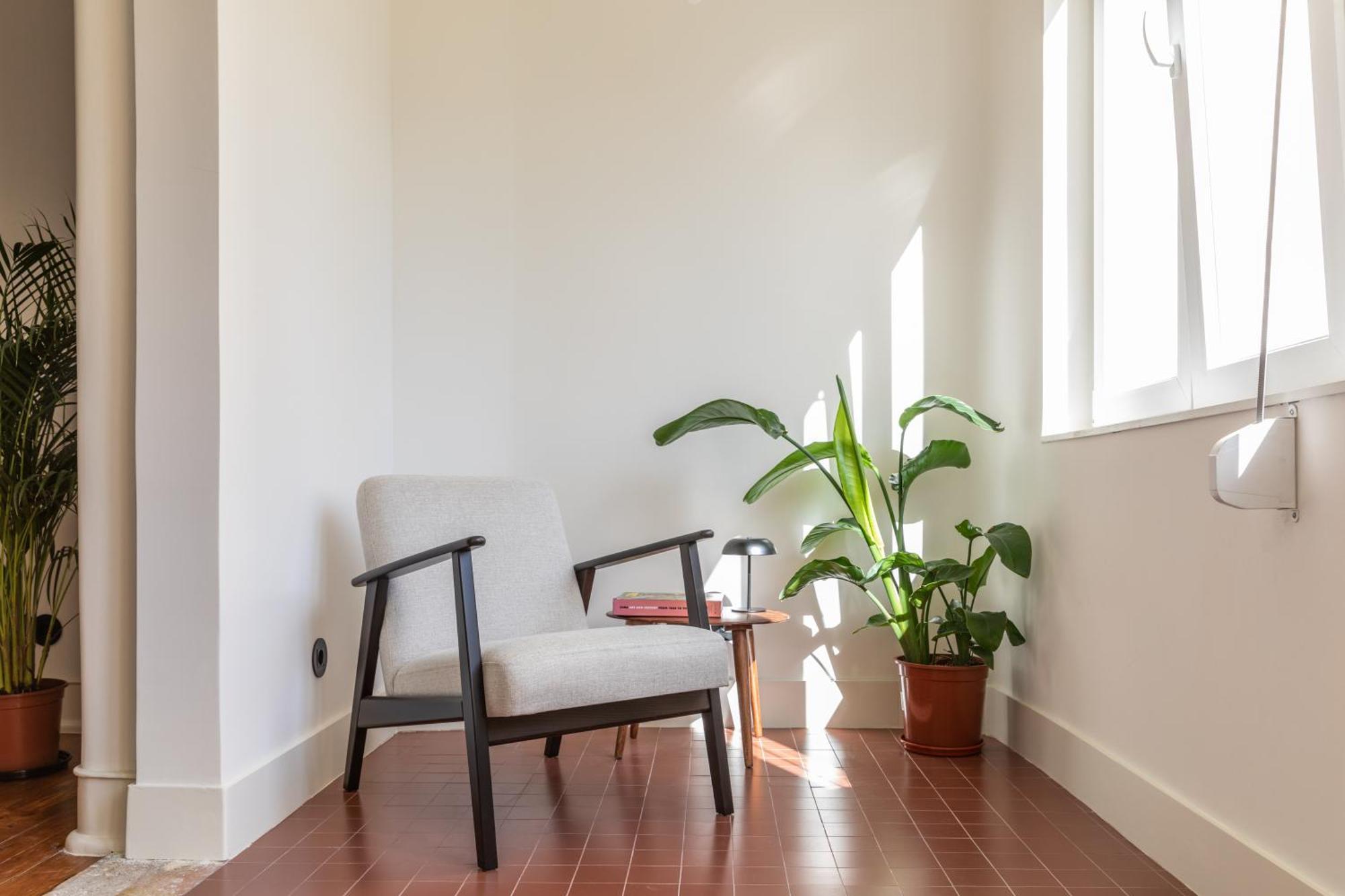Alvalade 58 - Charming 2 Bedroom Apartment With Ac Near The Airport And City Center Lisbon Luaran gambar