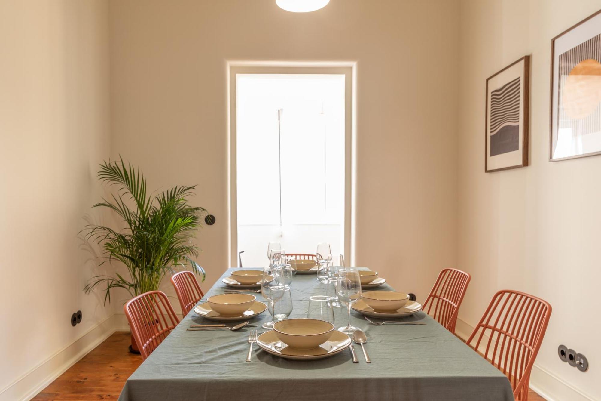 Alvalade 58 - Charming 2 Bedroom Apartment With Ac Near The Airport And City Center Lisbon Luaran gambar
