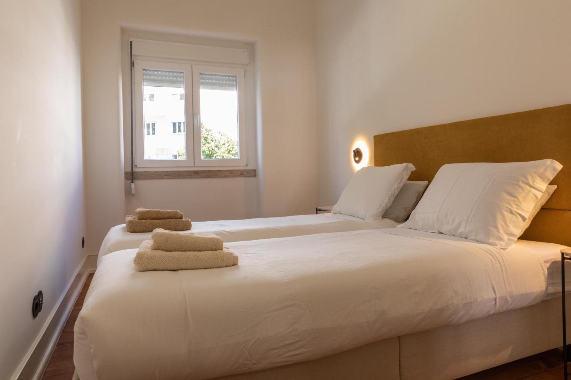 Alvalade 58 - Charming 2 Bedroom Apartment With Ac Near The Airport And City Center Lisbon Luaran gambar