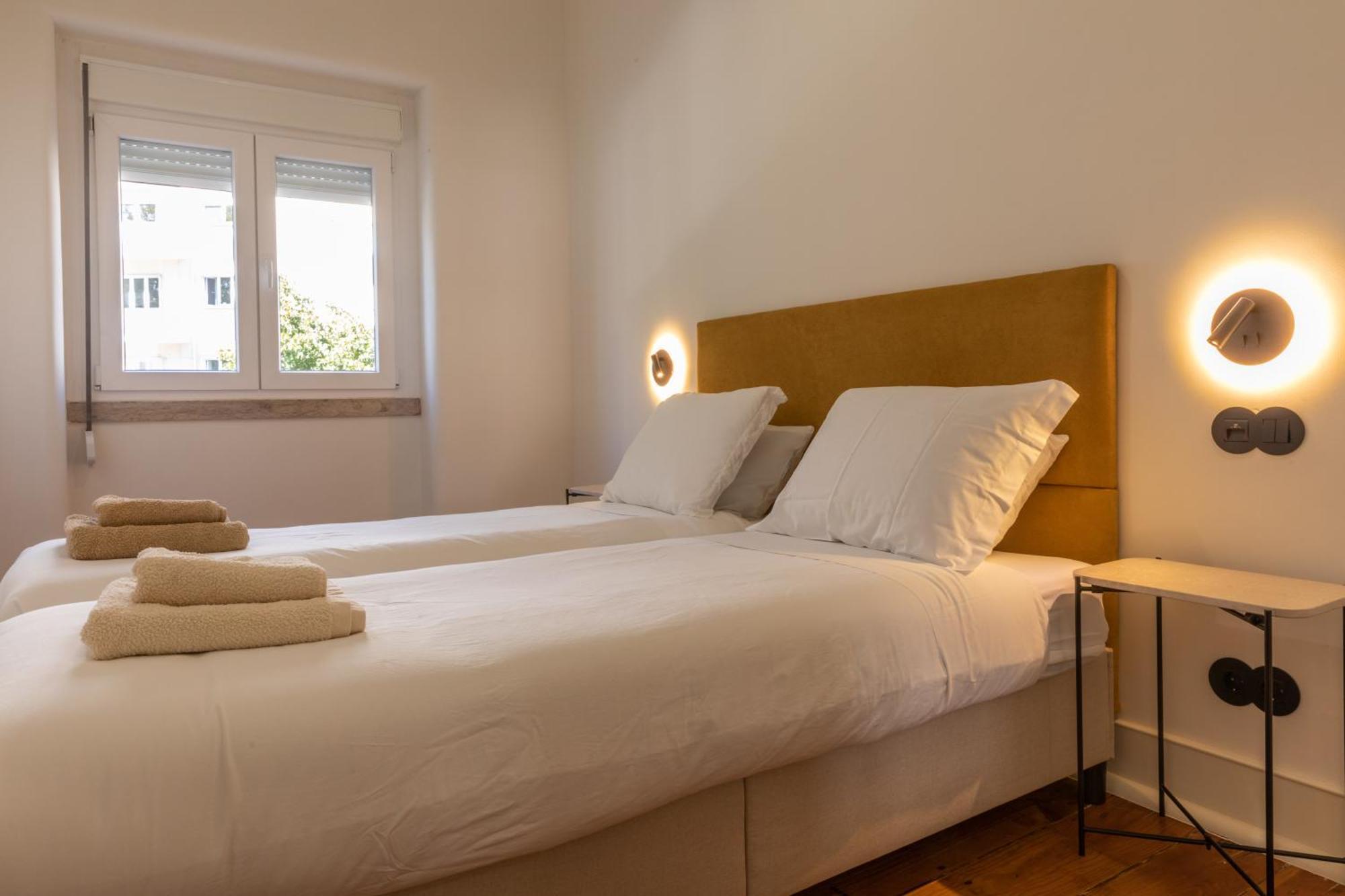 Alvalade 58 - Charming 2 Bedroom Apartment With Ac Near The Airport And City Center Lisbon Luaran gambar